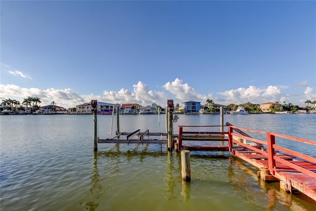 For Sale: $810,000 (3 beds, 1 baths, 1731 Square Feet)