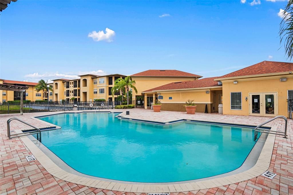 Под контрактом: $165,000 (1 спален, 1 ванн, 656 Квадратных фут)