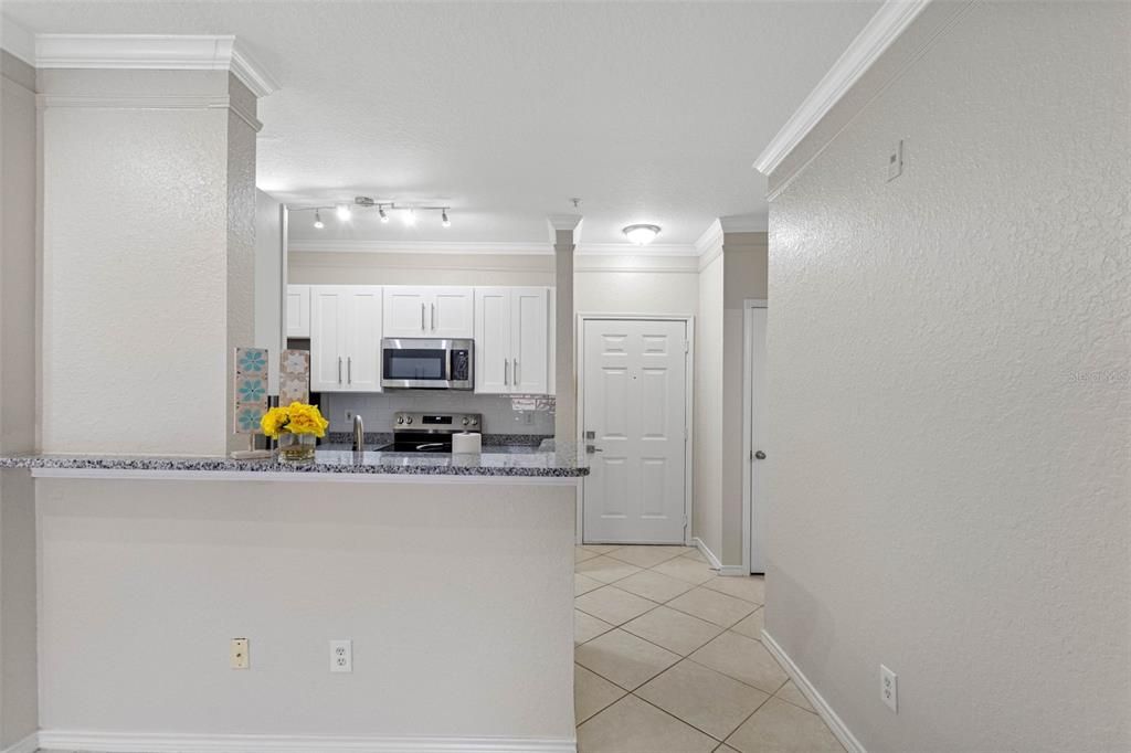 Под контрактом: $165,000 (1 спален, 1 ванн, 656 Квадратных фут)