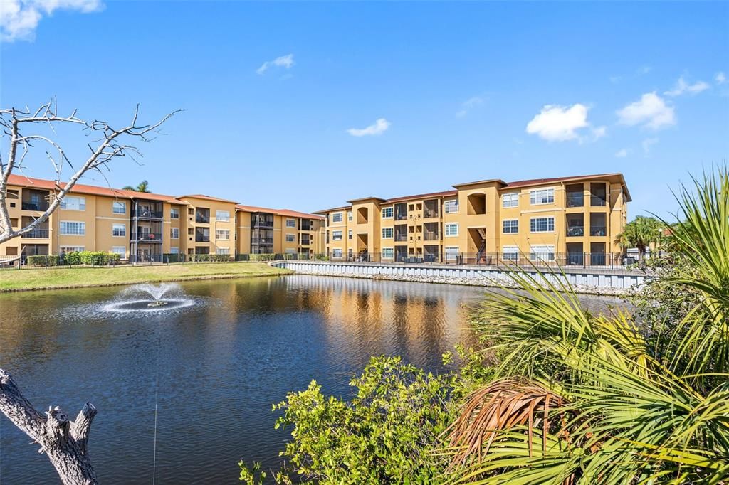 Под контрактом: $165,000 (1 спален, 1 ванн, 656 Квадратных фут)