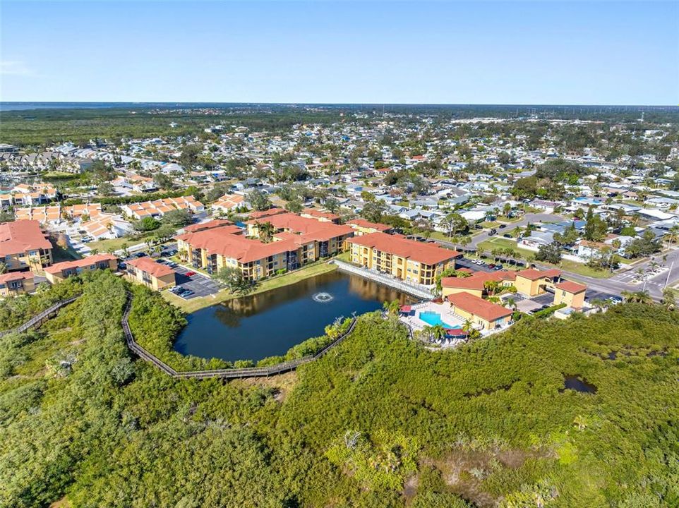 Под контрактом: $165,000 (1 спален, 1 ванн, 656 Квадратных фут)