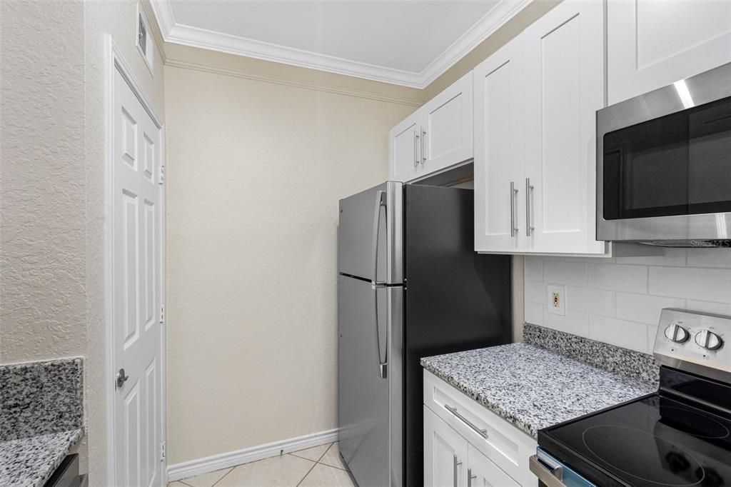 Под контрактом: $165,000 (1 спален, 1 ванн, 656 Квадратных фут)