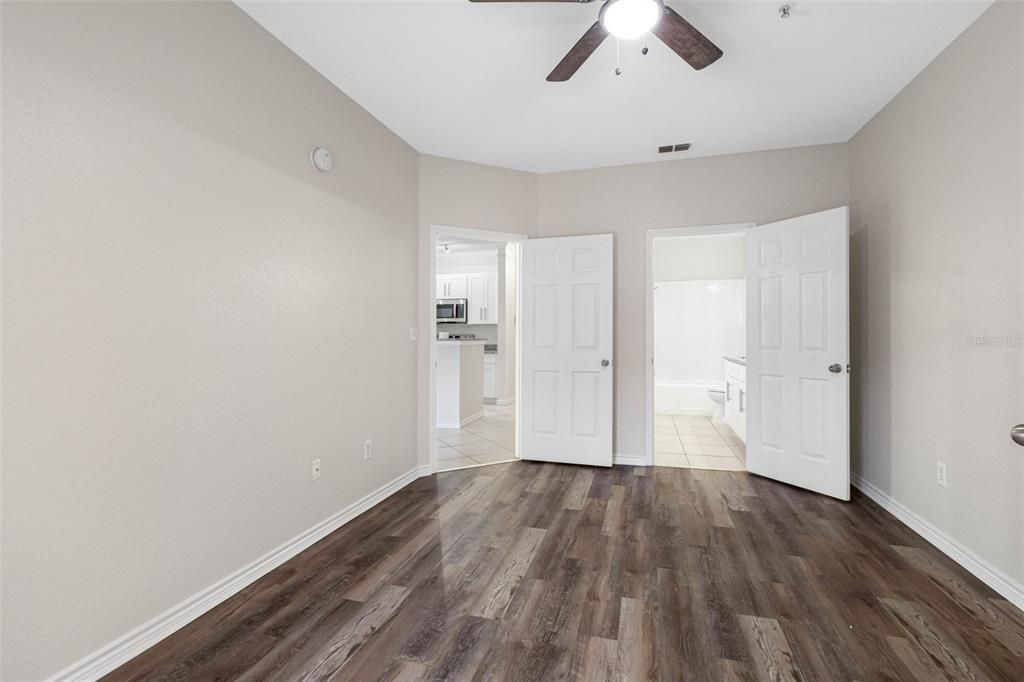 Под контрактом: $165,000 (1 спален, 1 ванн, 656 Квадратных фут)