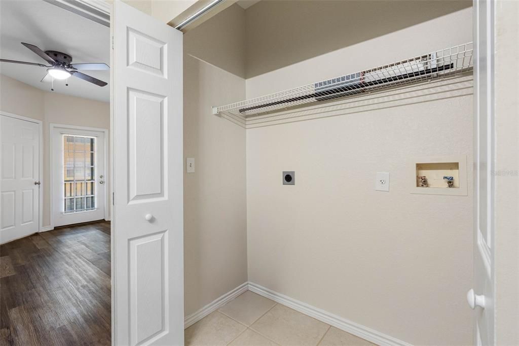 Под контрактом: $165,000 (1 спален, 1 ванн, 656 Квадратных фут)