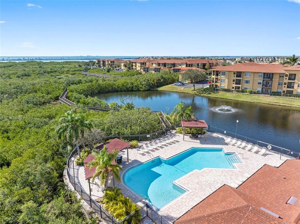 Под контрактом: $165,000 (1 спален, 1 ванн, 656 Квадратных фут)