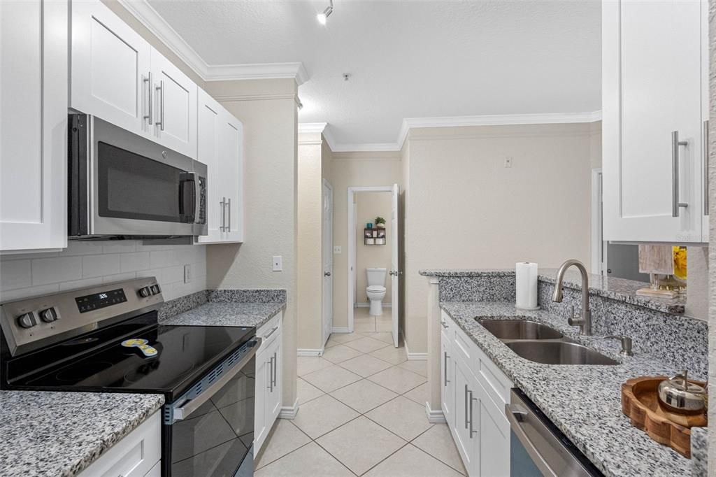 Под контрактом: $165,000 (1 спален, 1 ванн, 656 Квадратных фут)