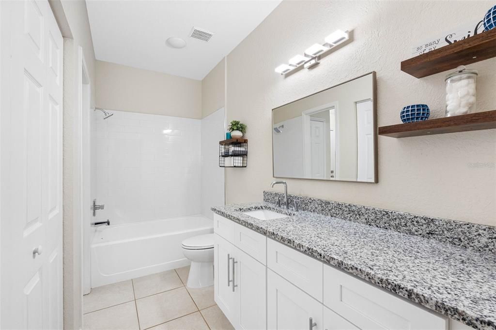 Под контрактом: $165,000 (1 спален, 1 ванн, 656 Квадратных фут)