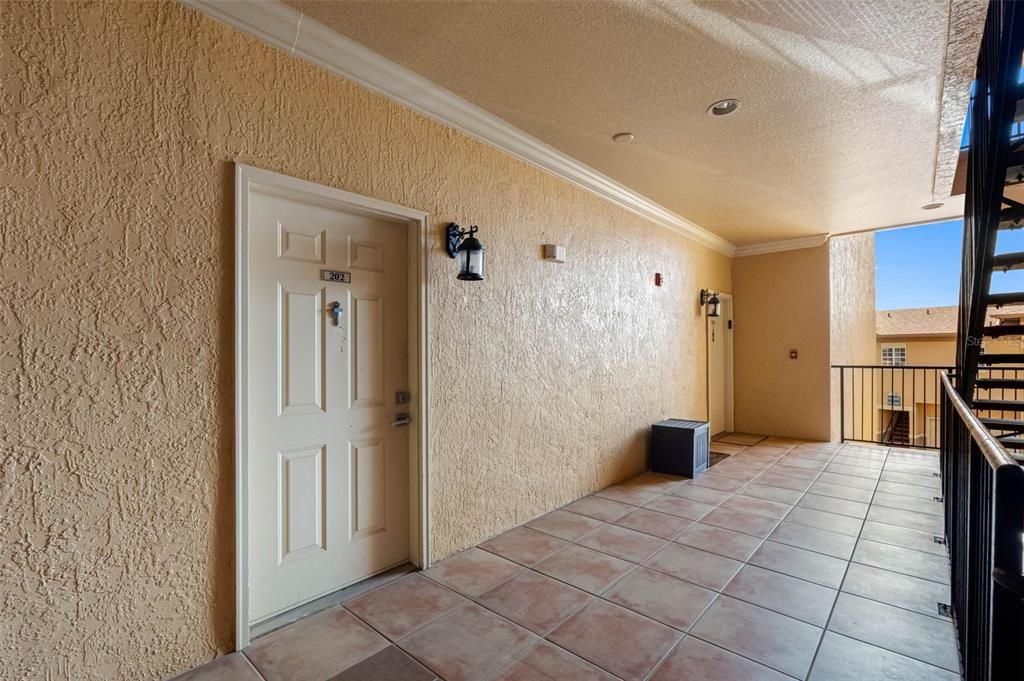 Под контрактом: $165,000 (1 спален, 1 ванн, 656 Квадратных фут)