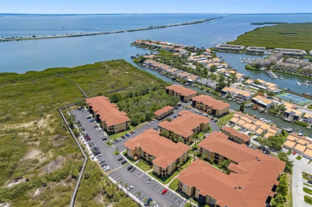 Под контрактом: $165,000 (1 спален, 1 ванн, 656 Квадратных фут)