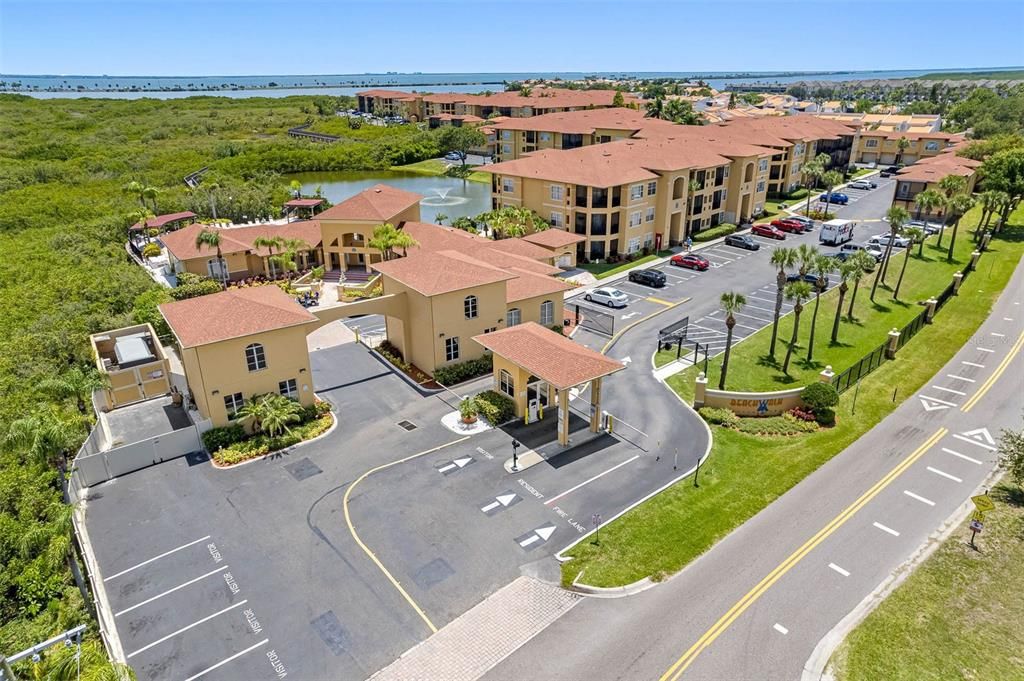 Под контрактом: $165,000 (1 спален, 1 ванн, 656 Квадратных фут)