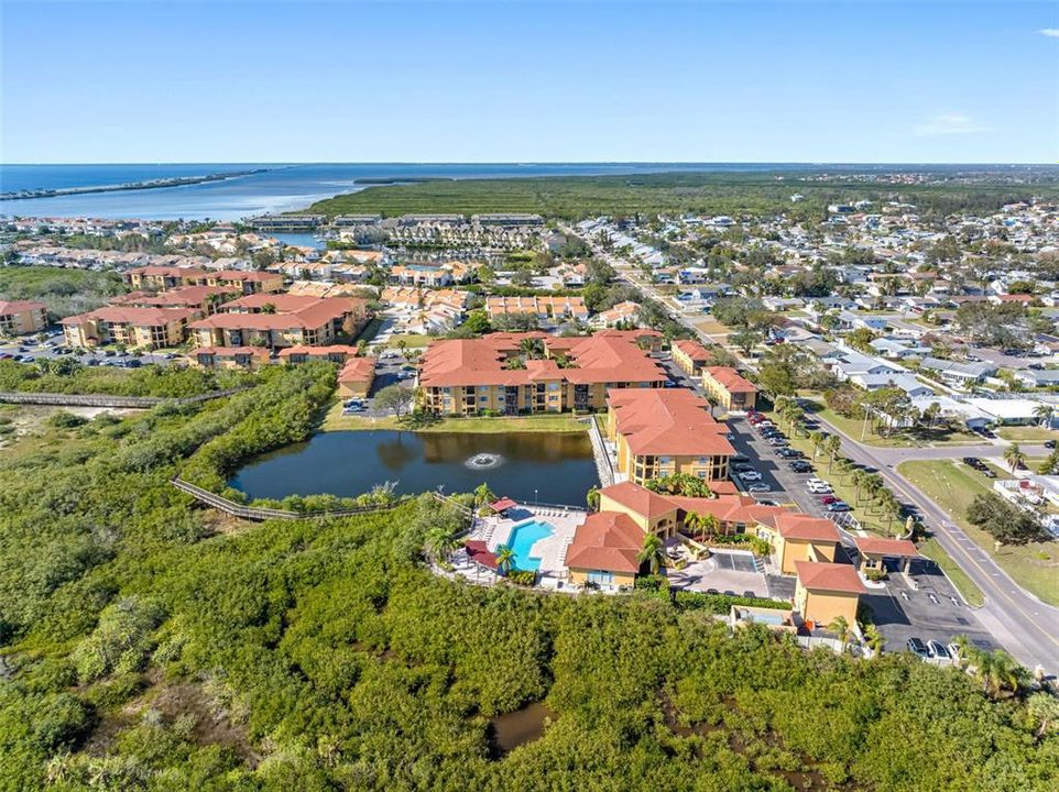 Под контрактом: $165,000 (1 спален, 1 ванн, 656 Квадратных фут)