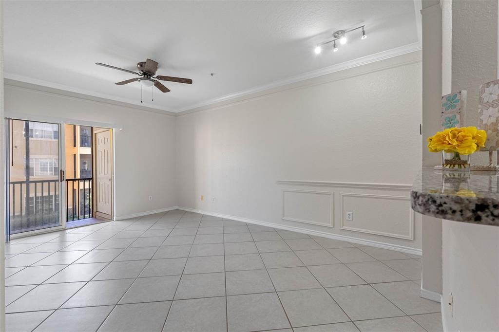 Под контрактом: $165,000 (1 спален, 1 ванн, 656 Квадратных фут)