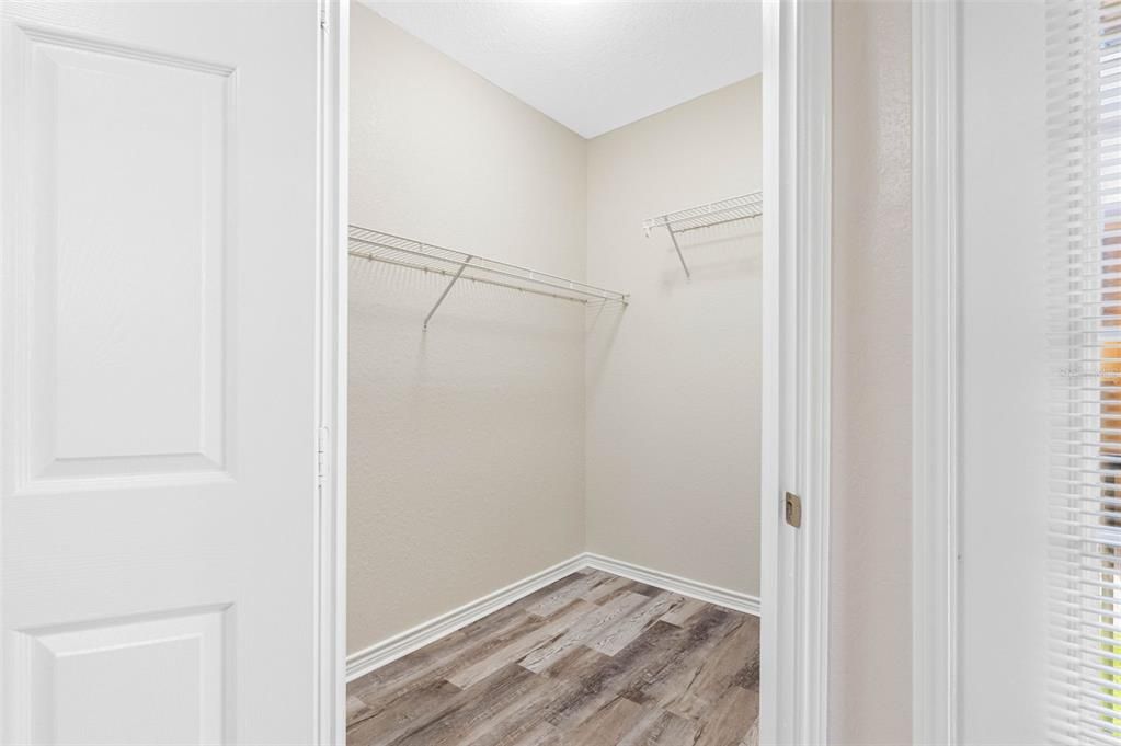 Под контрактом: $165,000 (1 спален, 1 ванн, 656 Квадратных фут)