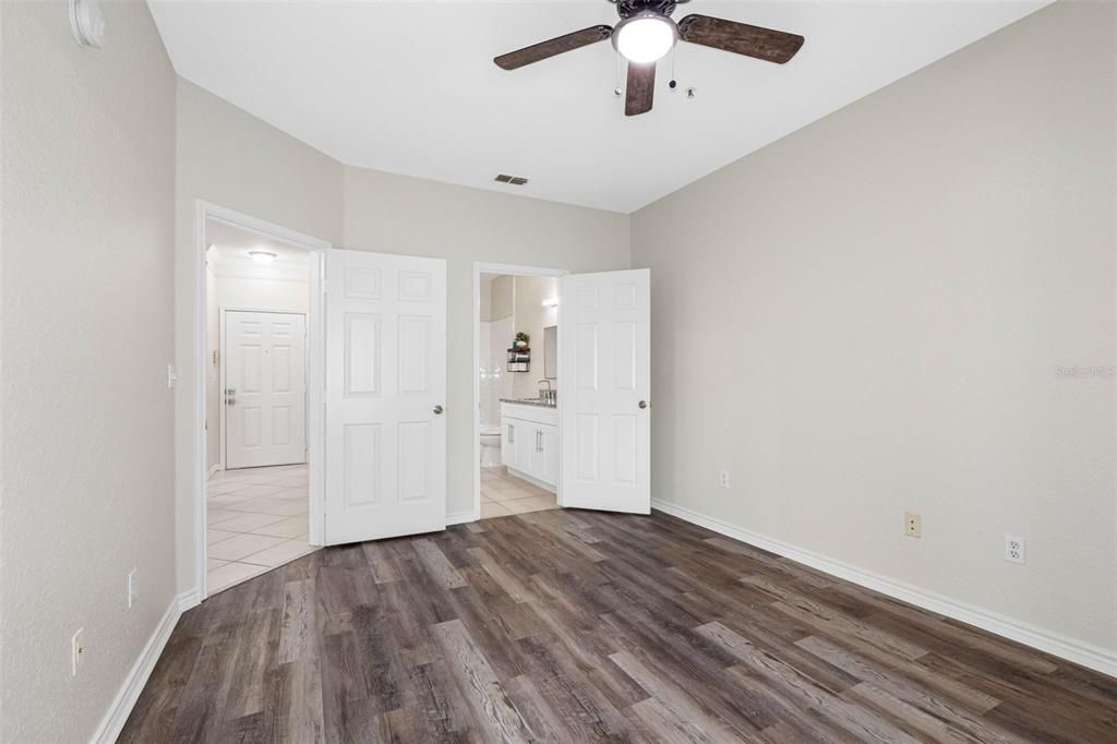 Под контрактом: $165,000 (1 спален, 1 ванн, 656 Квадратных фут)