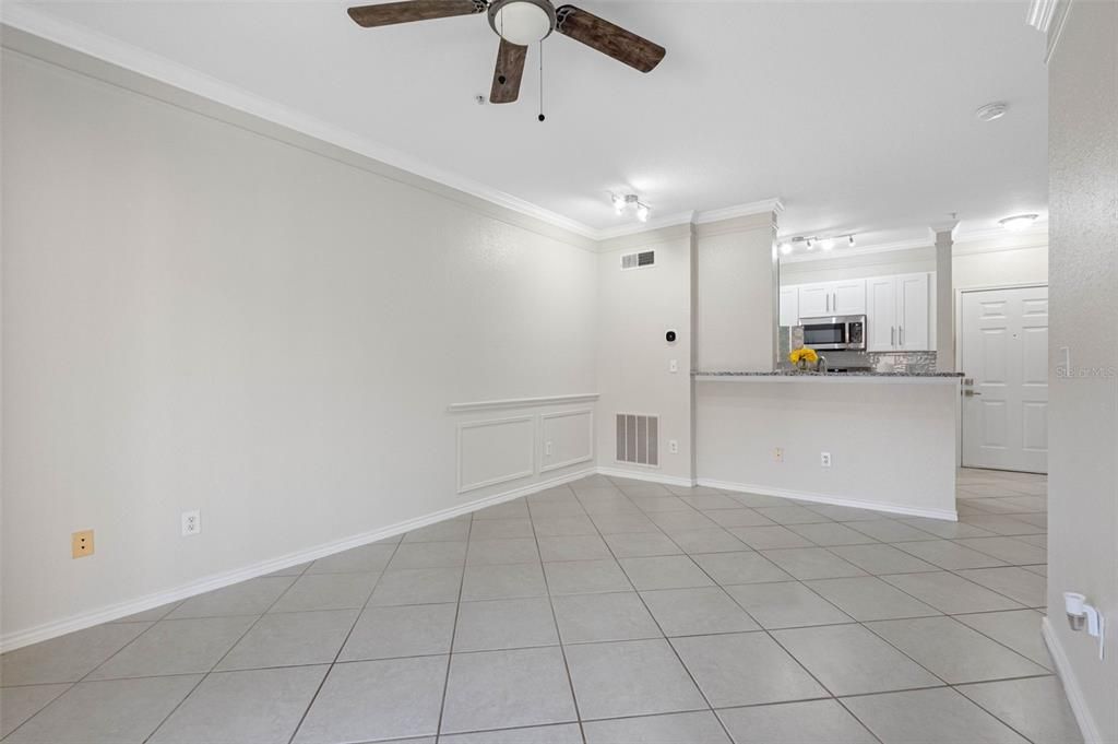 Под контрактом: $165,000 (1 спален, 1 ванн, 656 Квадратных фут)