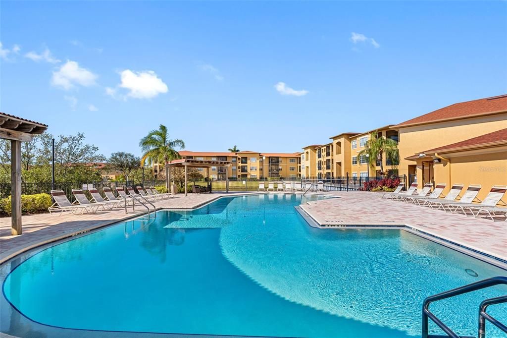 Под контрактом: $165,000 (1 спален, 1 ванн, 656 Квадратных фут)