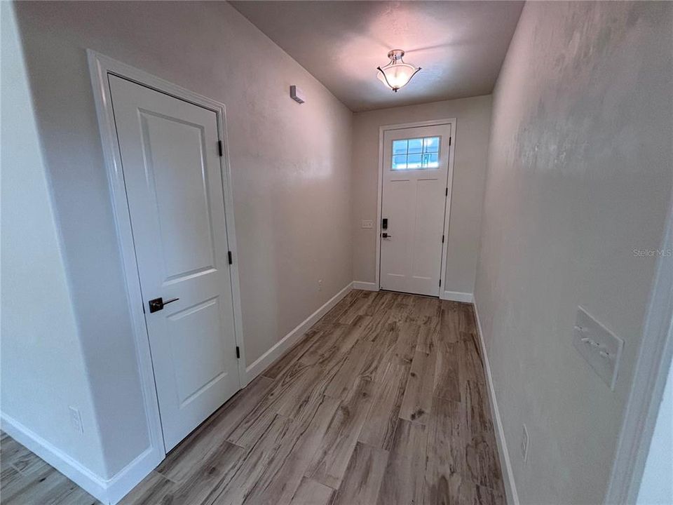 For Rent: $3,000 (3 beds, 2 baths, 1806 Square Feet)