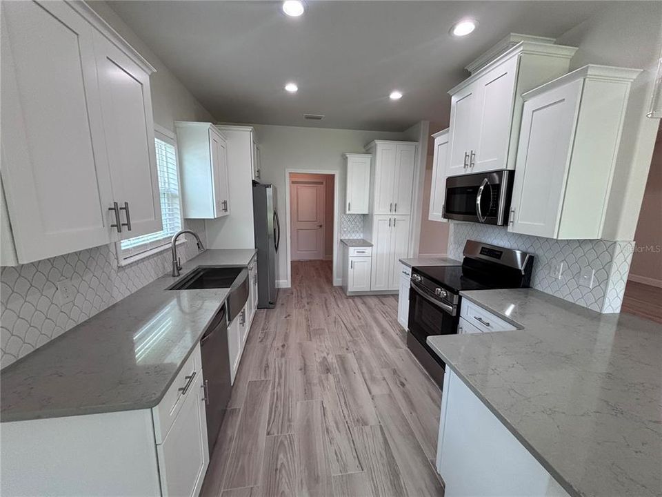 For Rent: $3,000 (3 beds, 2 baths, 1806 Square Feet)