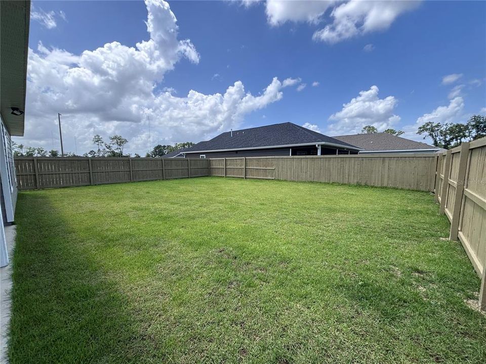 For Rent: $3,000 (3 beds, 2 baths, 1806 Square Feet)