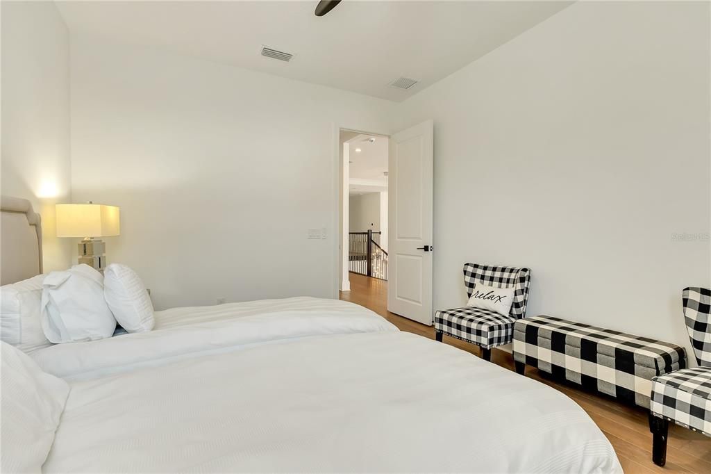 待售: $3,580,000 (6 贝兹, 6 浴室, 6672 平方英尺)