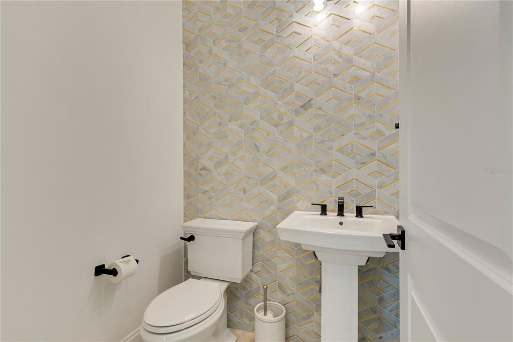 待售: $3,580,000 (6 贝兹, 6 浴室, 6672 平方英尺)