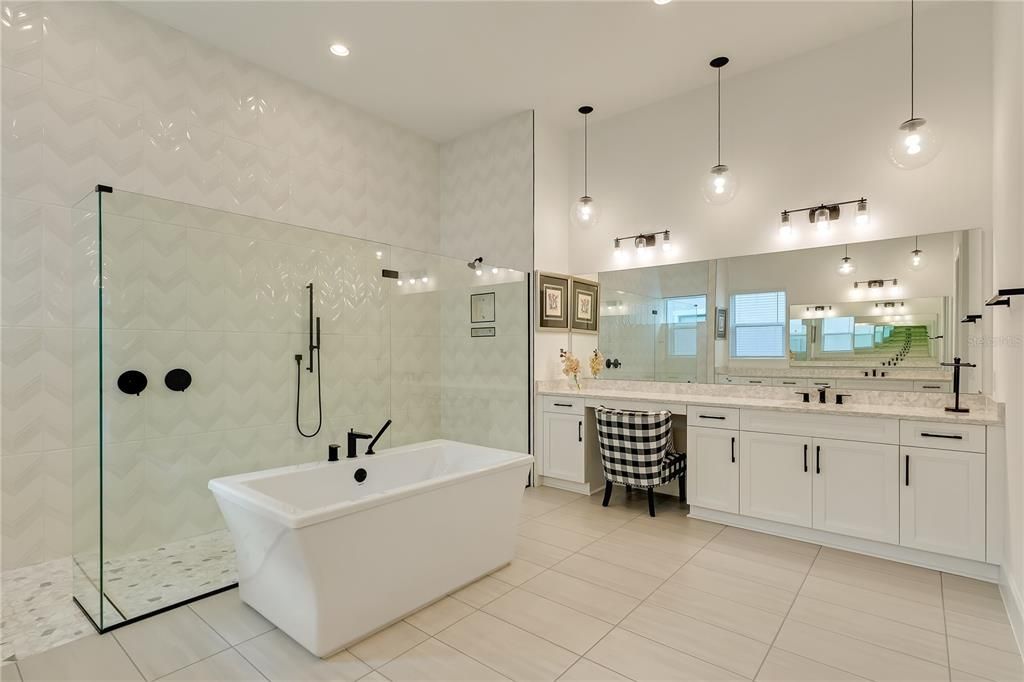 待售: $3,580,000 (6 贝兹, 6 浴室, 6672 平方英尺)