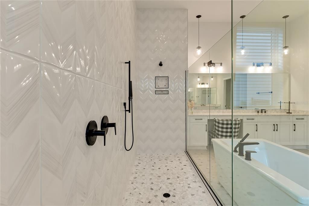 待售: $3,580,000 (6 贝兹, 6 浴室, 6672 平方英尺)