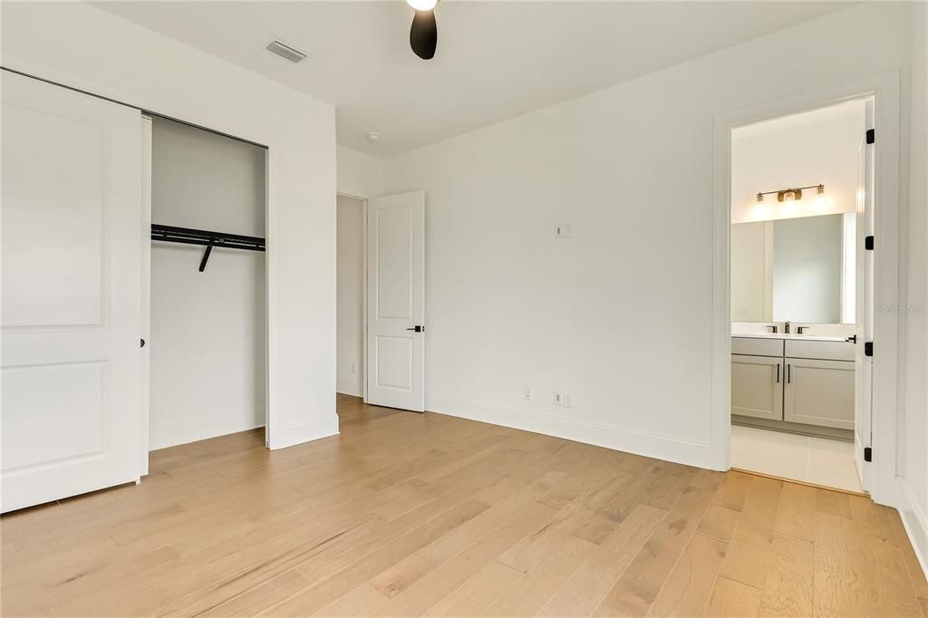 待售: $3,580,000 (6 贝兹, 6 浴室, 6672 平方英尺)