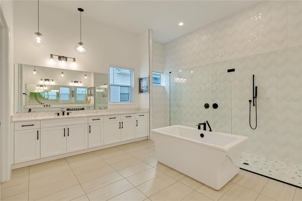 待售: $3,580,000 (6 贝兹, 6 浴室, 6672 平方英尺)