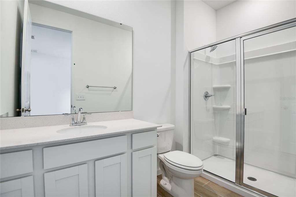 合同活跃: $363,623 (4 贝兹, 3 浴室, 2077 平方英尺)