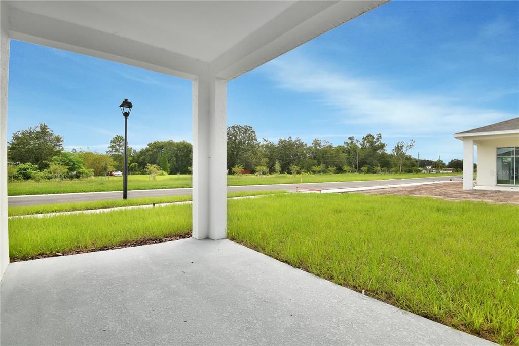 合同活跃: $363,623 (4 贝兹, 3 浴室, 2077 平方英尺)