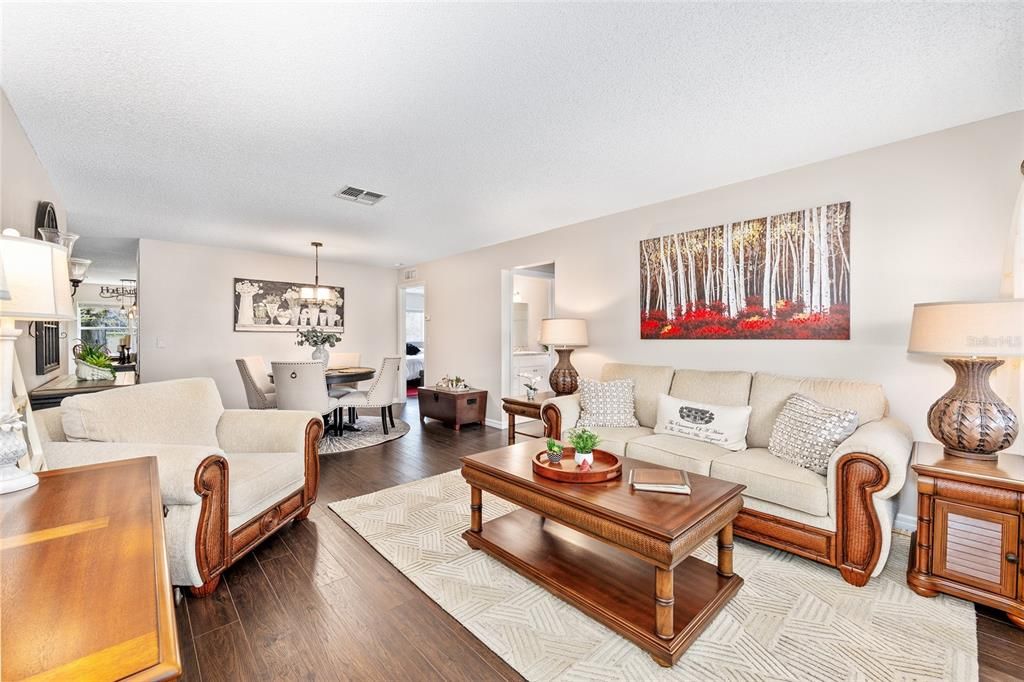 Active With Contract: $162,000 (2 beds, 2 baths, 1412 Square Feet)