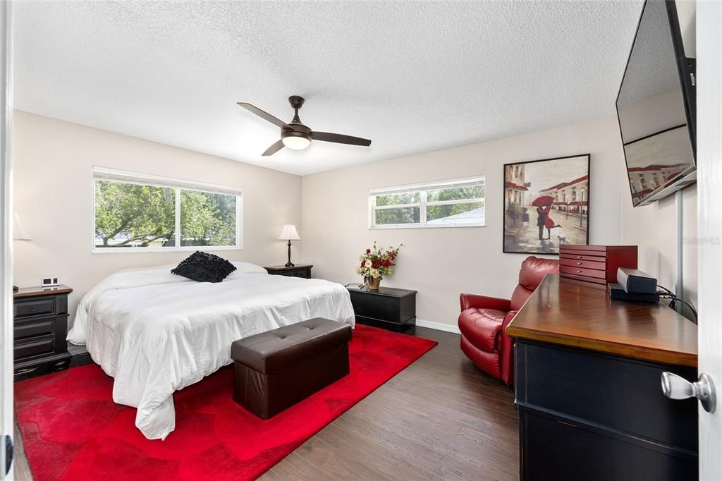 Active With Contract: $162,000 (2 beds, 2 baths, 1412 Square Feet)