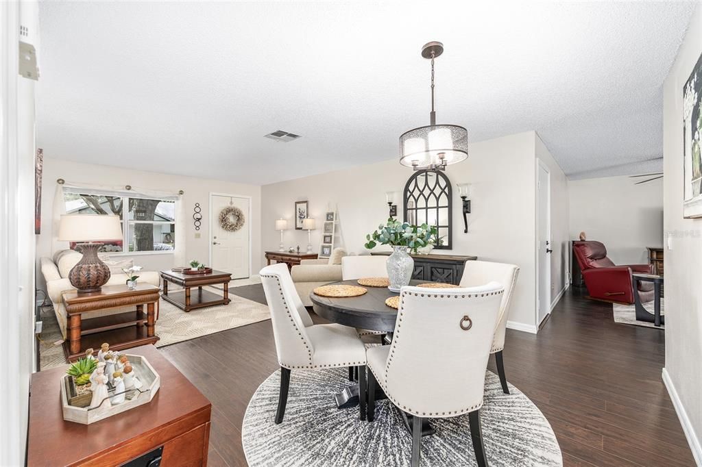 Active With Contract: $162,000 (2 beds, 2 baths, 1412 Square Feet)