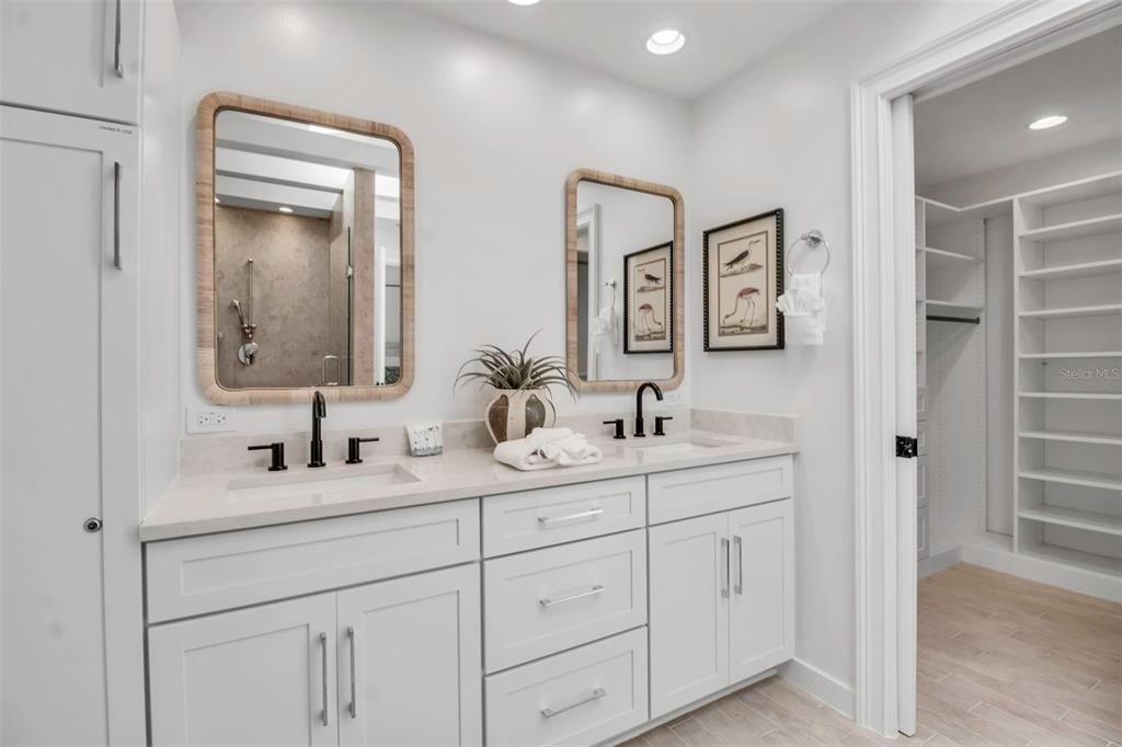 For Sale: $1,600,000 (3 beds, 2 baths, 1713 Square Feet)