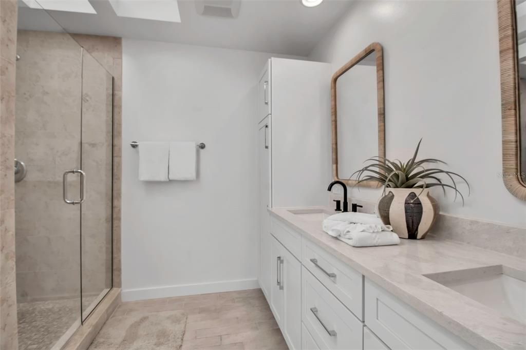 For Sale: $1,600,000 (3 beds, 2 baths, 1713 Square Feet)