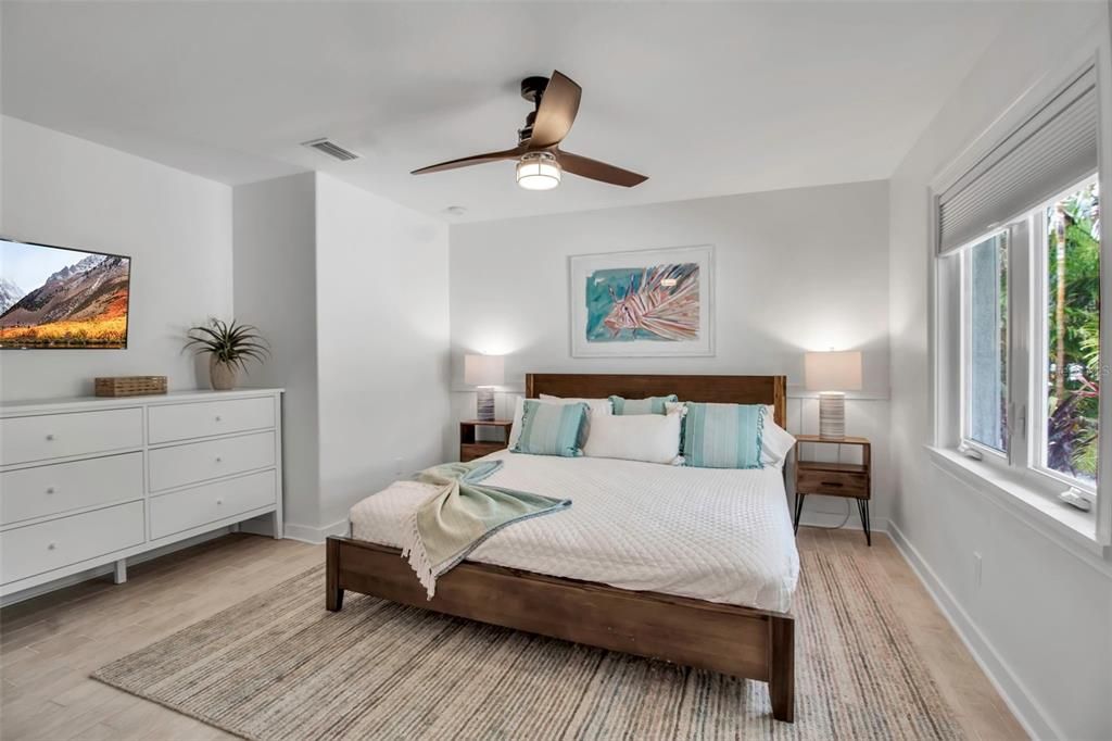 For Sale: $1,600,000 (3 beds, 2 baths, 1713 Square Feet)