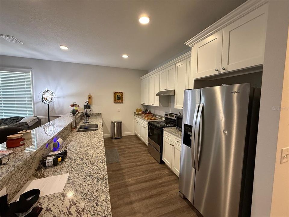 Activo con contrato: $245,000 (3 camas, 2 baños, 1418 Pies cuadrados)