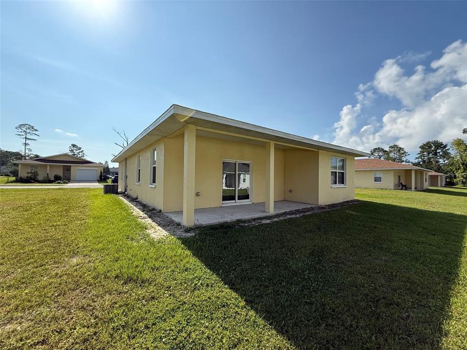 Activo con contrato: $245,000 (3 camas, 2 baños, 1418 Pies cuadrados)