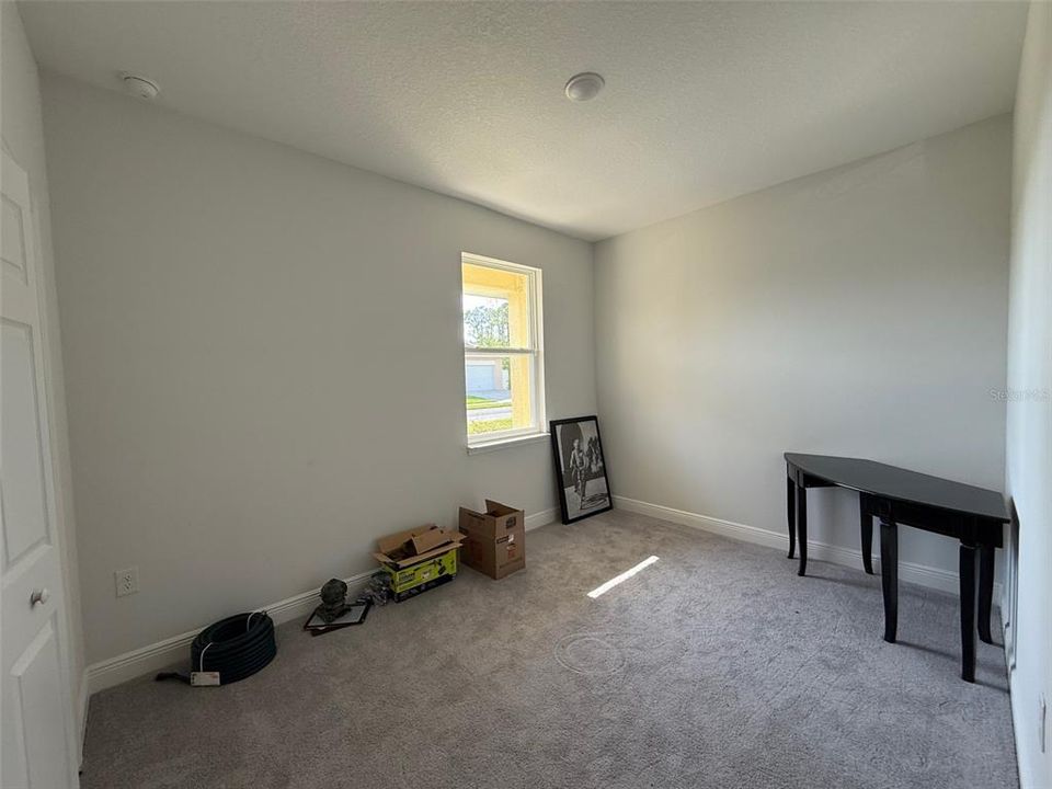 Activo con contrato: $245,000 (3 camas, 2 baños, 1418 Pies cuadrados)