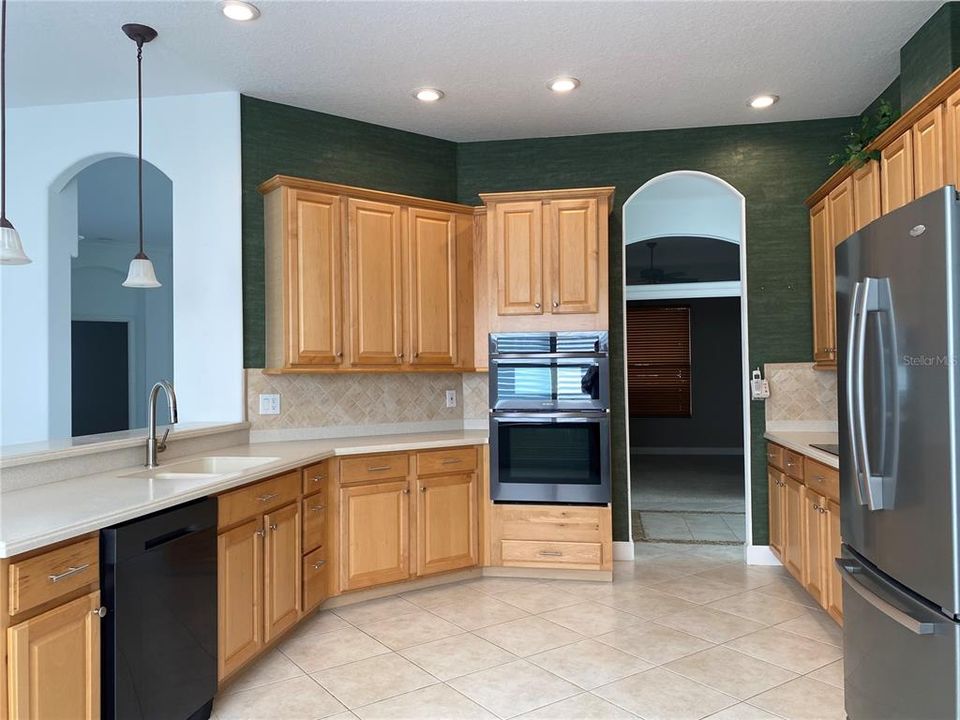 出租: $3,500 (3 贝兹, 2 浴室, 2236 平方英尺)