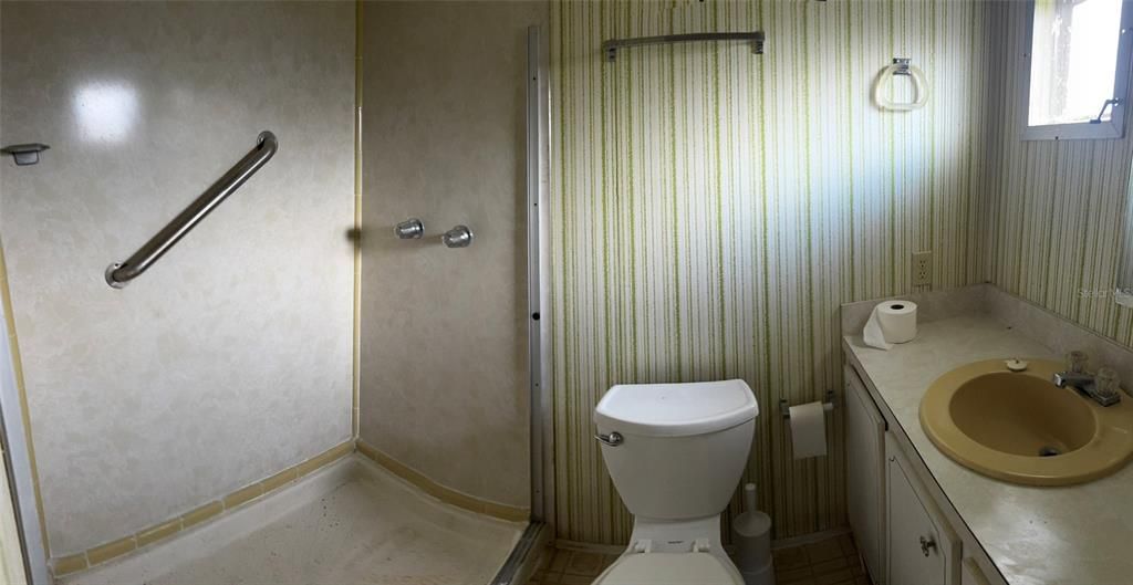 Active With Contract: $99,500 (2 beds, 2 baths, 864 Square Feet)