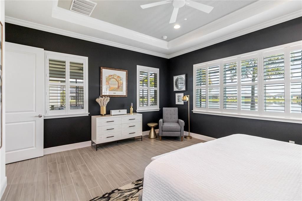 Под контрактом: $719,900 (3 спален, 3 ванн, 2365 Квадратных фут)