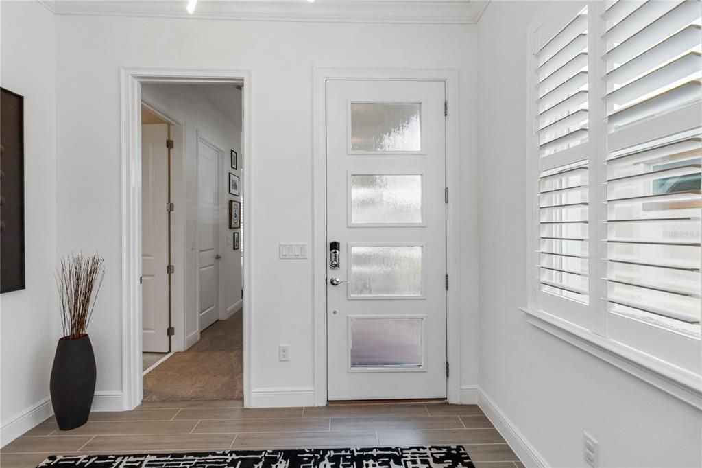 Под контрактом: $719,900 (3 спален, 3 ванн, 2365 Квадратных фут)