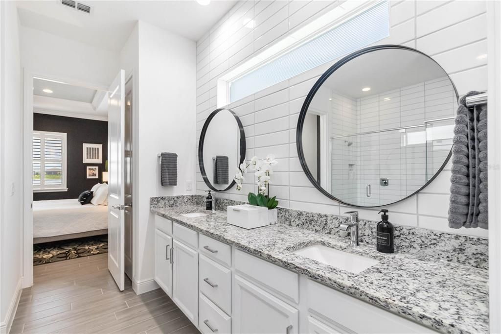 Под контрактом: $719,900 (3 спален, 3 ванн, 2365 Квадратных фут)