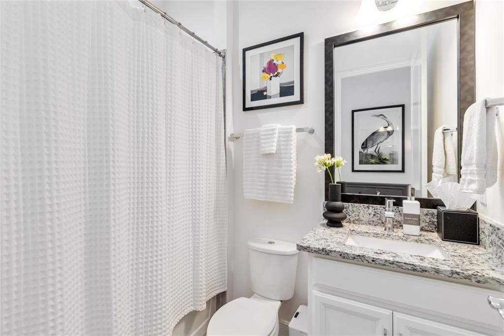 Под контрактом: $719,900 (3 спален, 3 ванн, 2365 Квадратных фут)