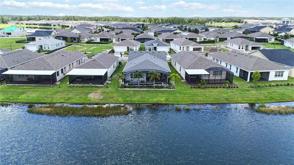 Под контрактом: $719,900 (3 спален, 3 ванн, 2365 Квадратных фут)