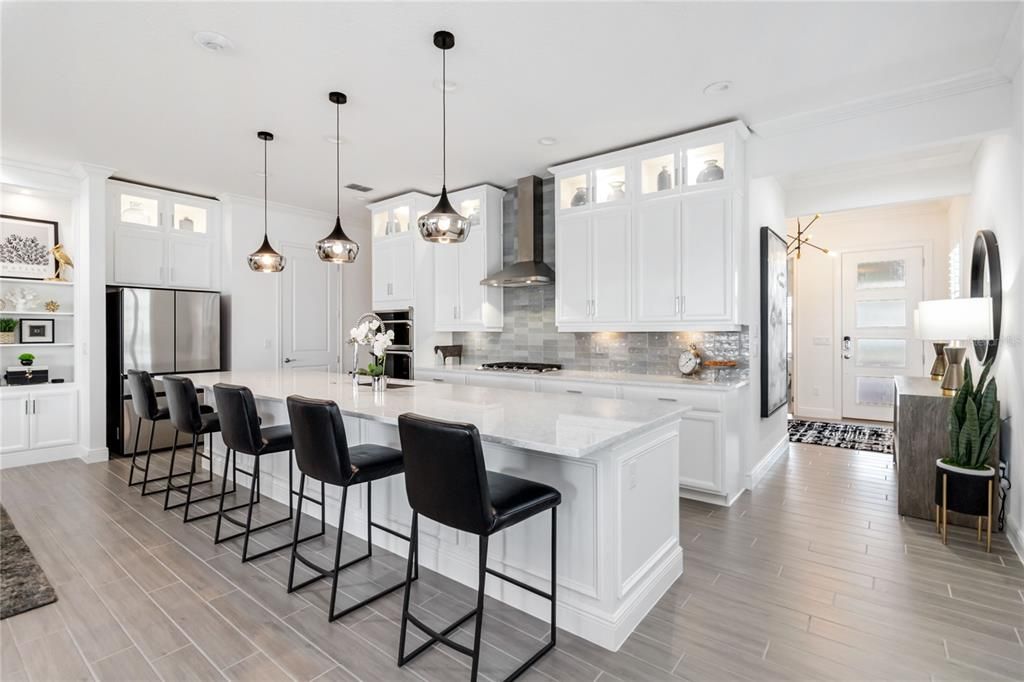 Под контрактом: $719,900 (3 спален, 3 ванн, 2365 Квадратных фут)