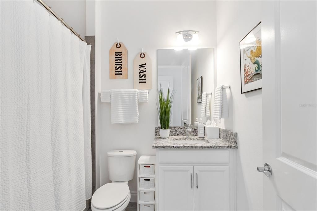 Под контрактом: $719,900 (3 спален, 3 ванн, 2365 Квадратных фут)