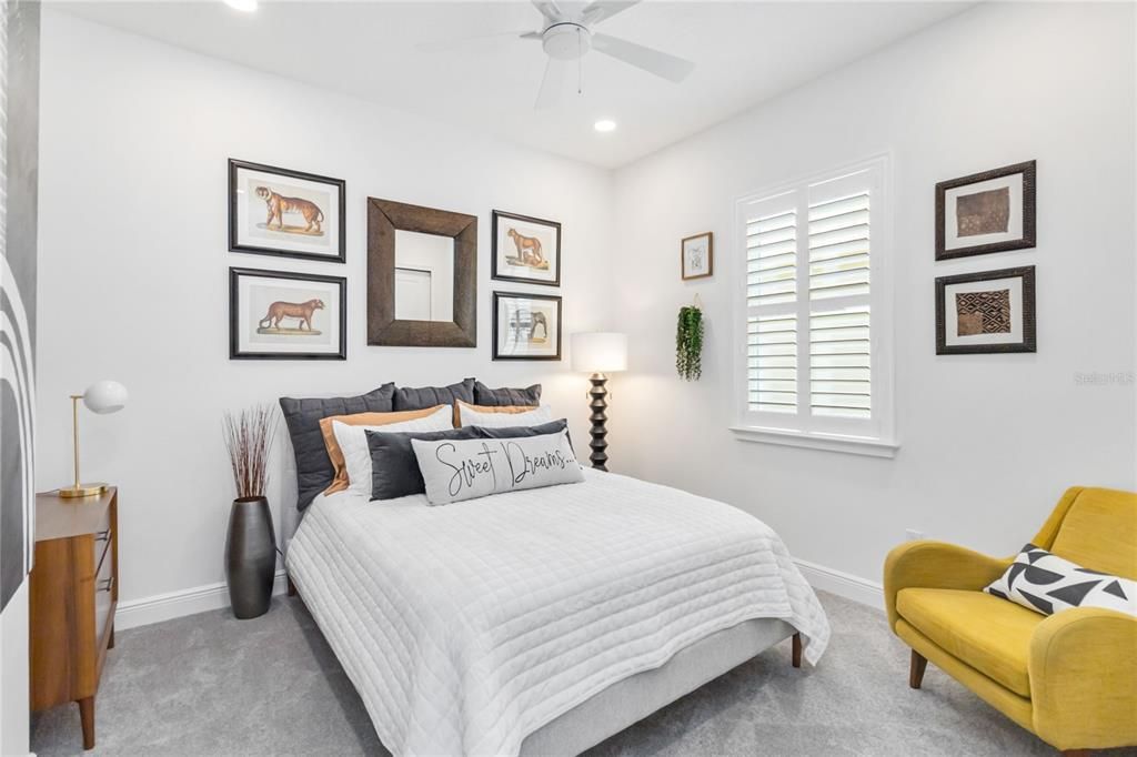 Под контрактом: $719,900 (3 спален, 3 ванн, 2365 Квадратных фут)